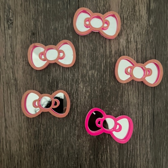 Hello kitty laser cut bows - Picture 1 of 2